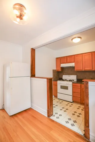 $1,500 | 4958 North Damen Avenue, Unit 2S, Chicago, IL 60625