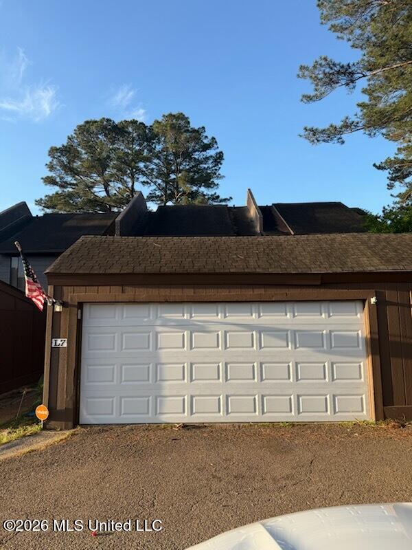 1255 East County Line Road, Unit L7 Jackson, MS 39211 - Photo 2 of 16 Garage L7