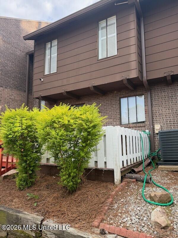 1255 East County Line Road, Unit L7 Jackson, MS 39211 - Photo 5 of 16 Patio View