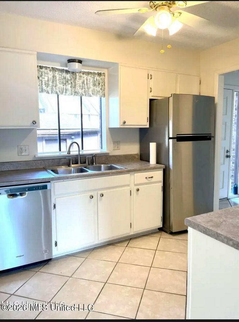 1255 East County Line Road, Unit L7 Jackson, MS 39211 - Photo 8 of 16 Another Kitchen View of L7