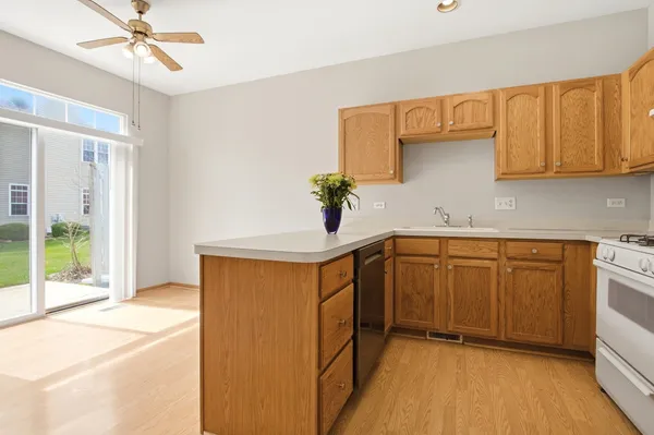 $2,750 | 3864 Pathfinder Lane, Joliet, IL 60544