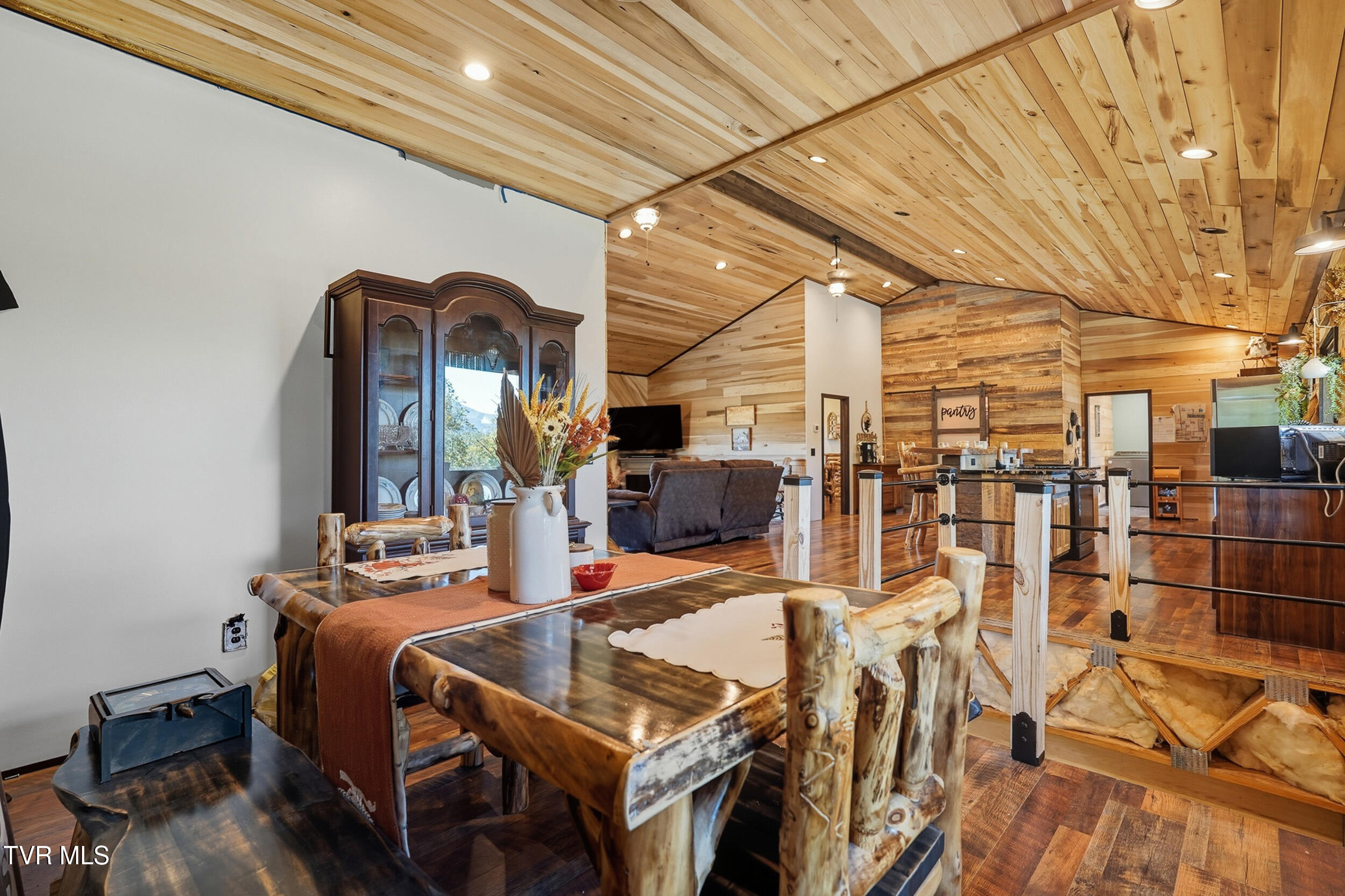 1099 Deer Run Road Mountain City, TN 37683 - Photo 12 of 51 19_dsc06909