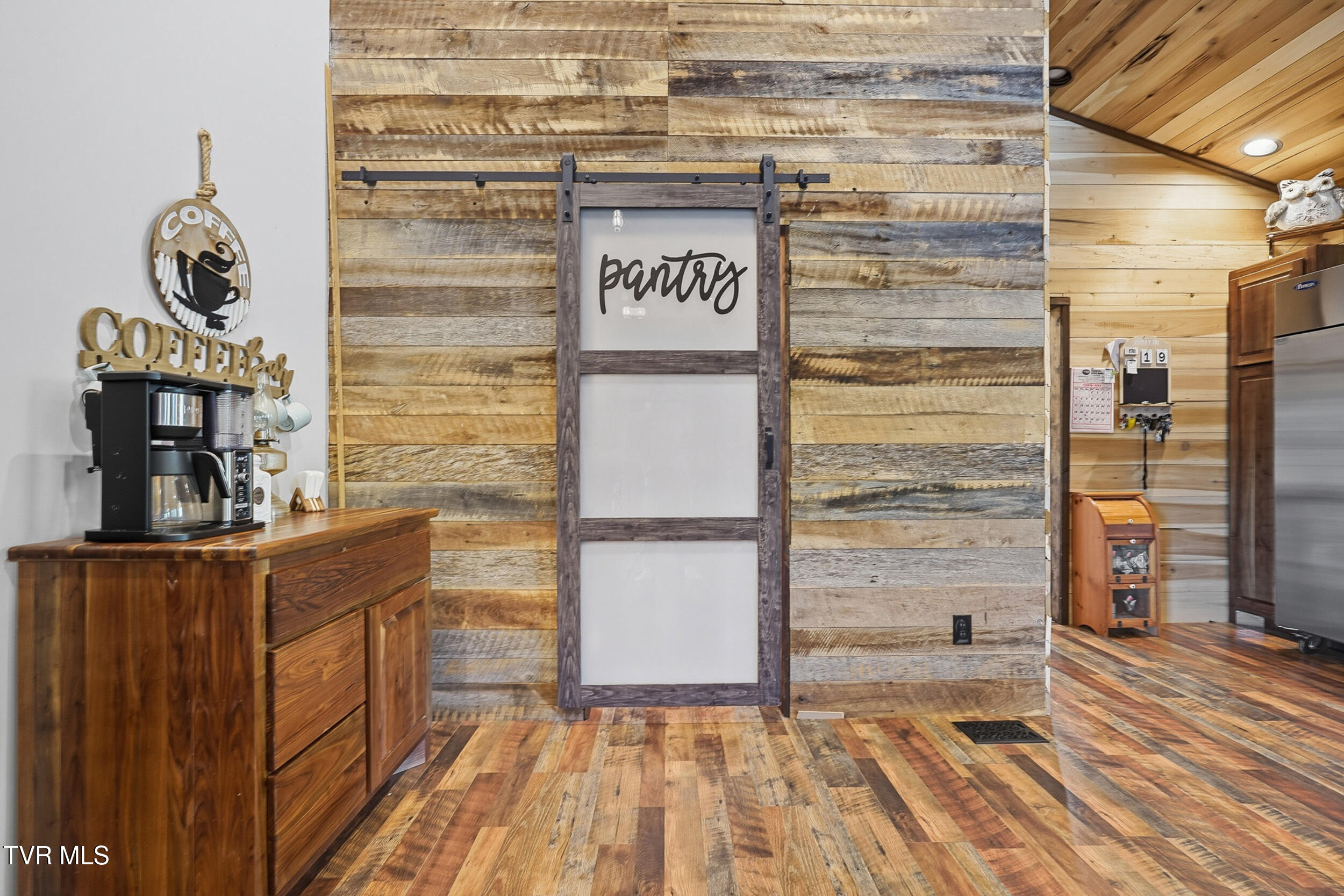 1099 Deer Run Road Mountain City, TN 37683 - Photo 13 of 51 20_dsc06912