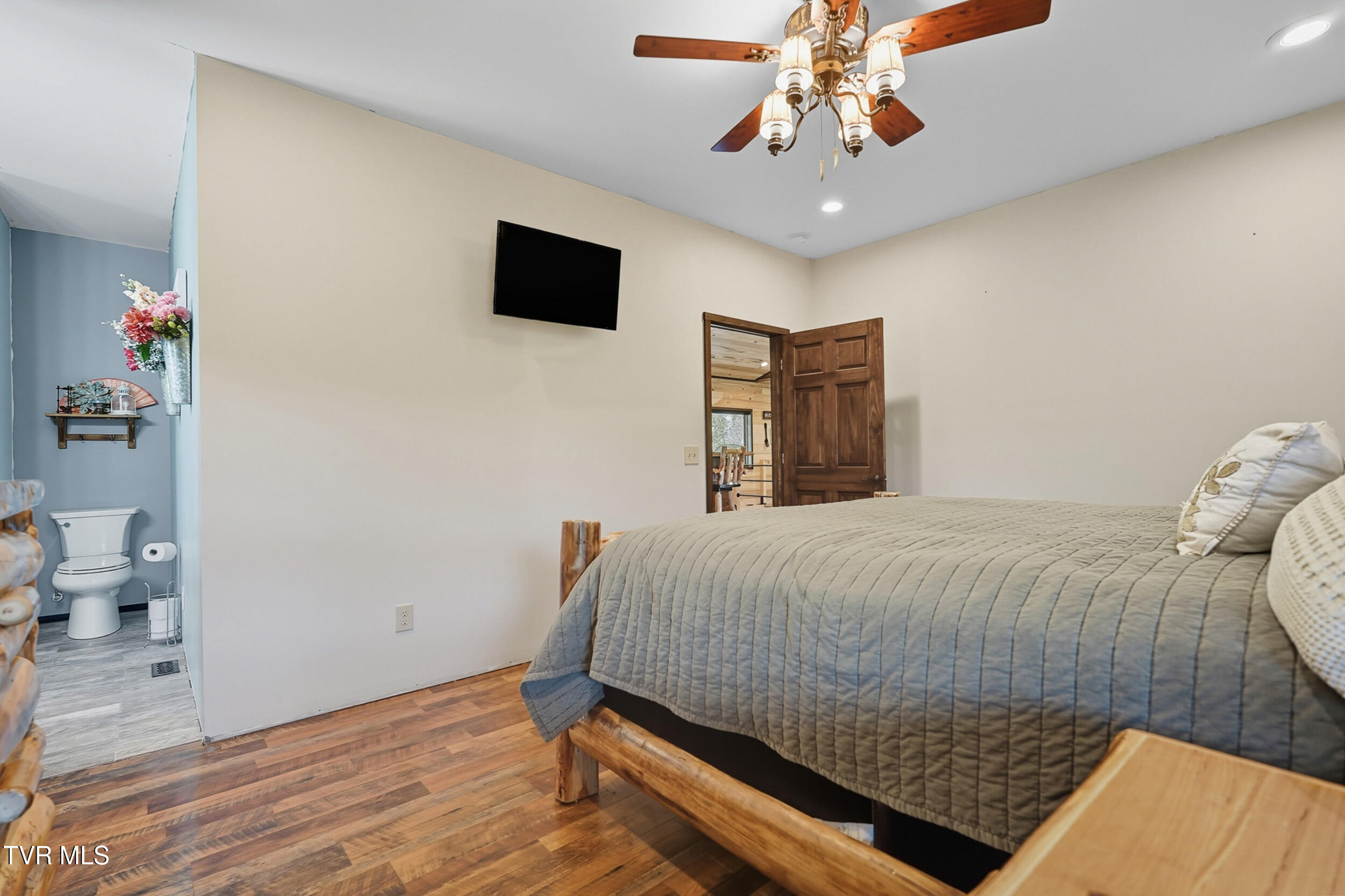 1099 Deer Run Road Mountain City, TN 37683 - Photo 26 of 51 22_dsc06921