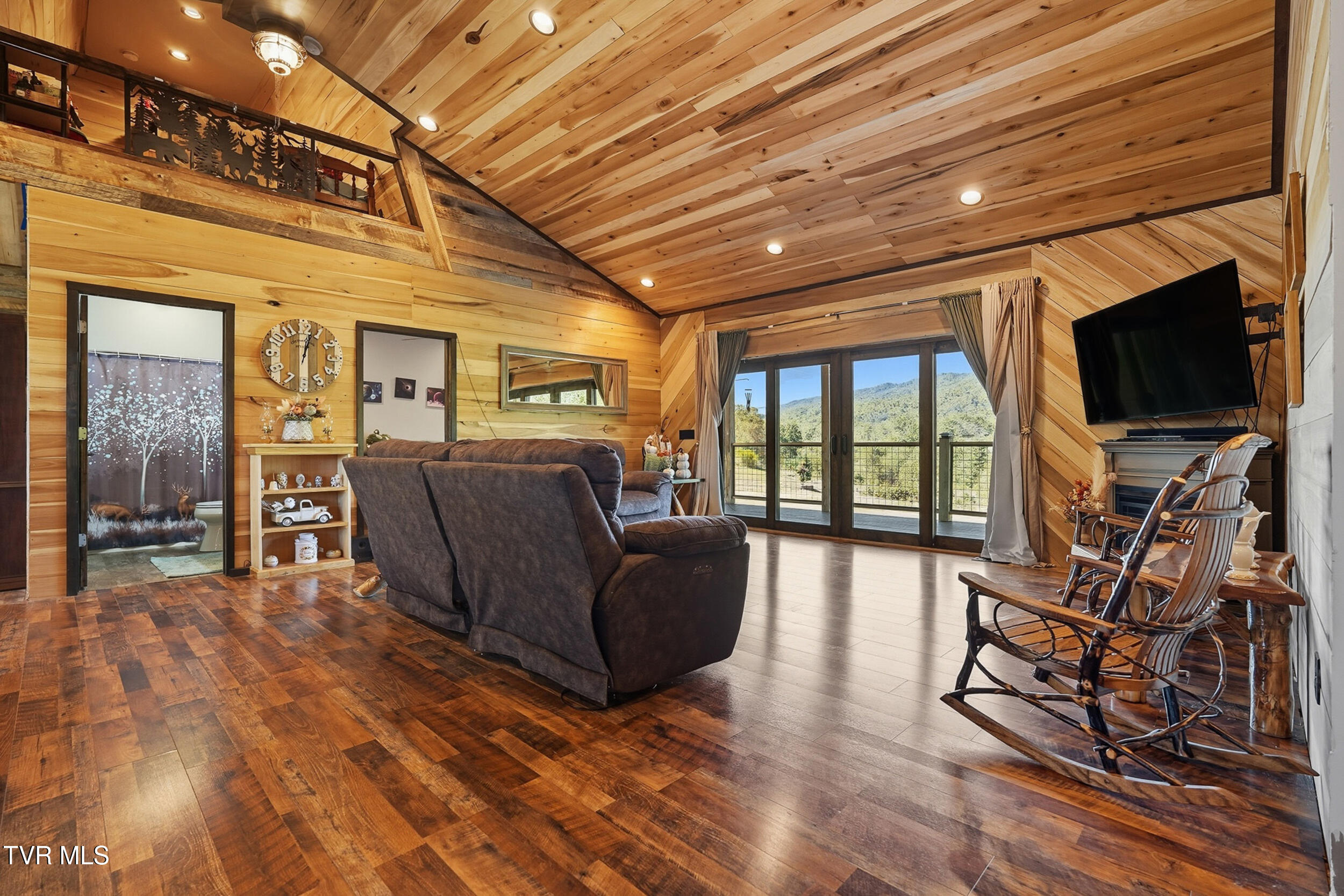 1099 Deer Run Road Mountain City, TN 37683 - Photo 5 of 51 12_dsc06885