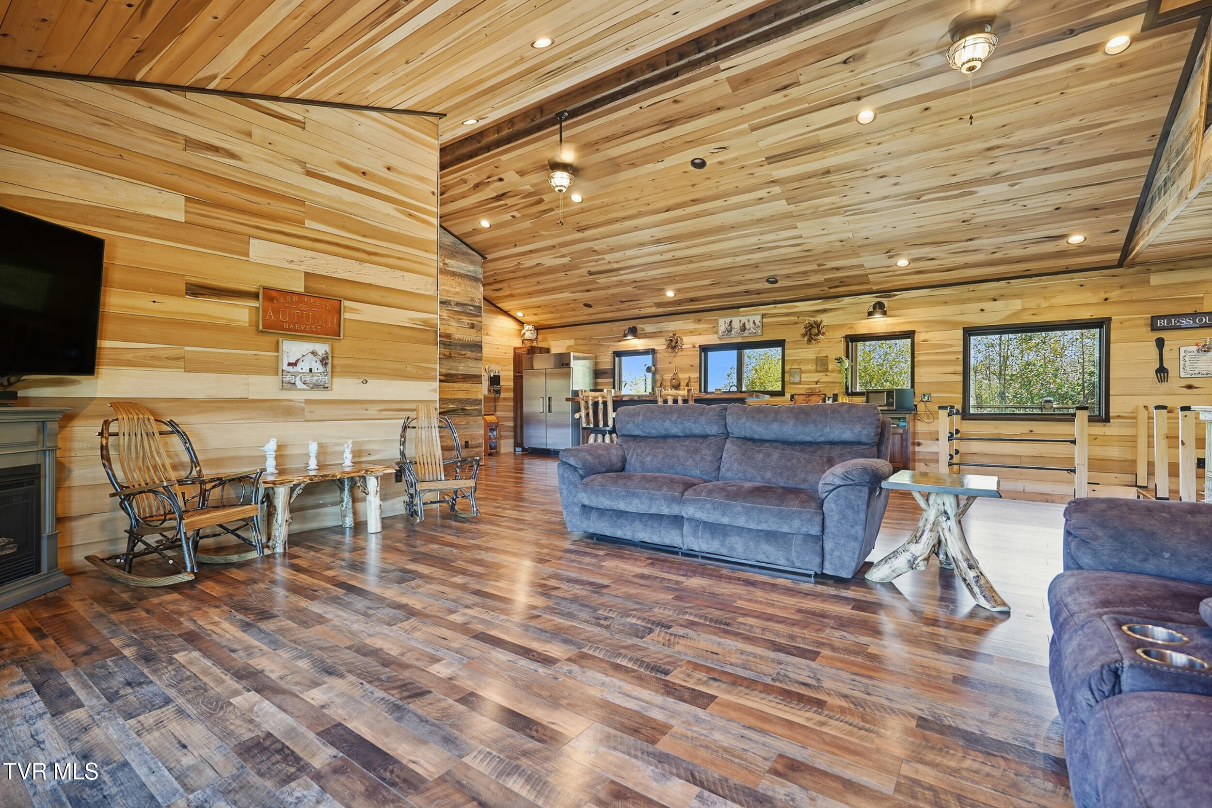 1099 Deer Run Road Mountain City, TN 37683 - Photo 6 of 51 11_dsc06882