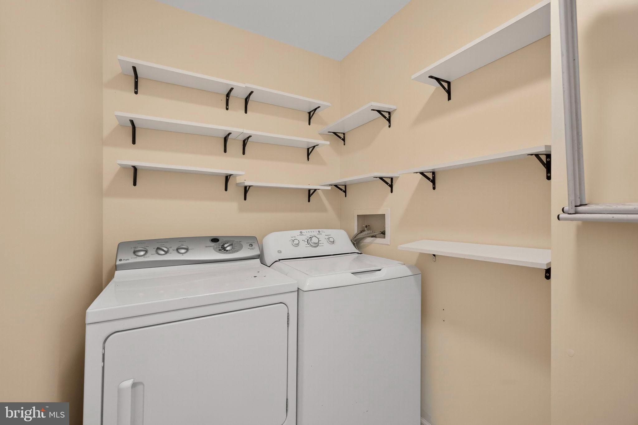 33018 Sunken Lane Upperville, VA 20184 - Photo 12 of 31 a utility room with dryer and washer