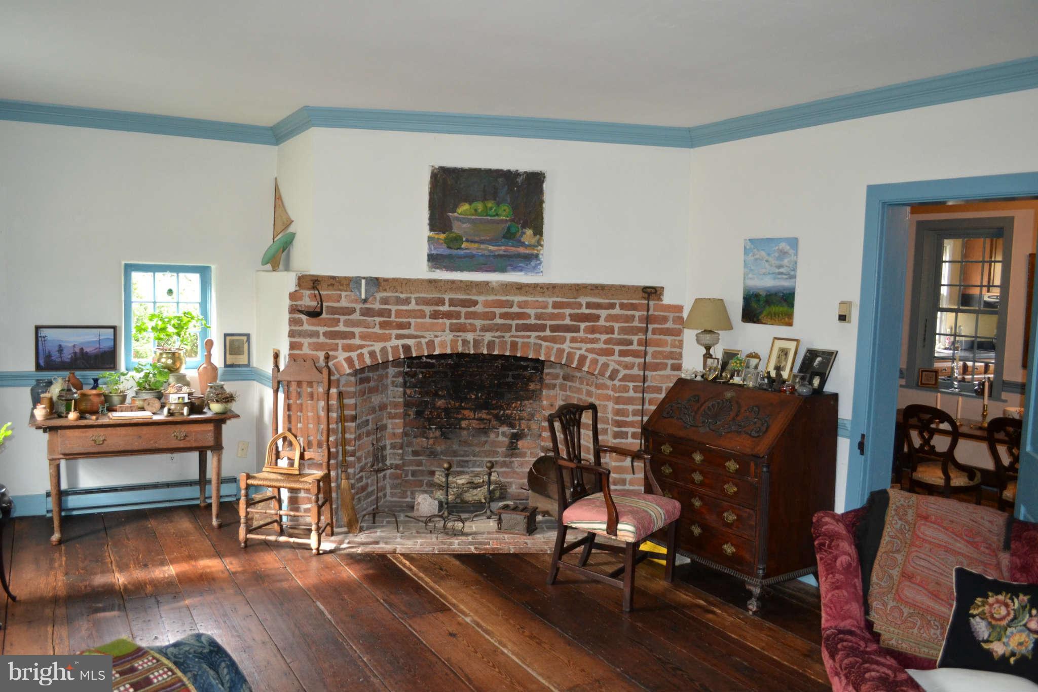 14300 Cooper Road Phoenix, MD 21131 - Photo 23 of 29 Living Room
