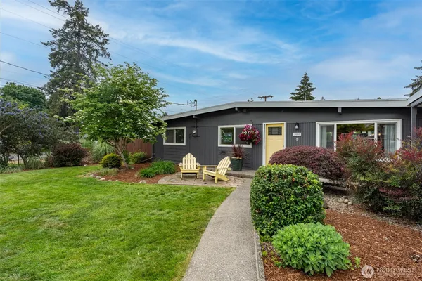 $569,950 | 24855 16th Avenue South, Des Moines, WA 98198