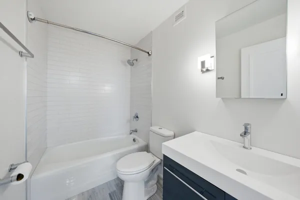 $280,000 | 141 North La Grange Road, Unit 806, La Grange, IL 60525