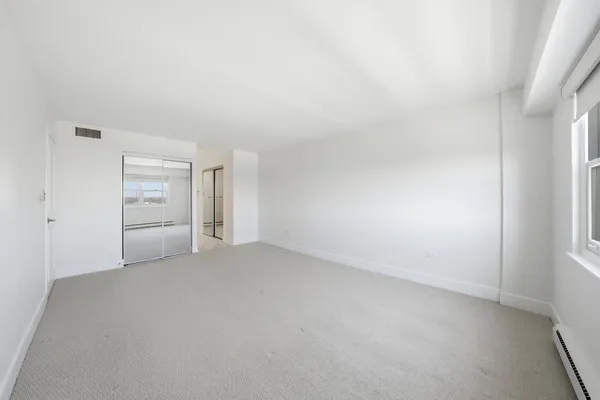 $280,000 | 141 North La Grange Road, Unit 806, La Grange, IL 60525