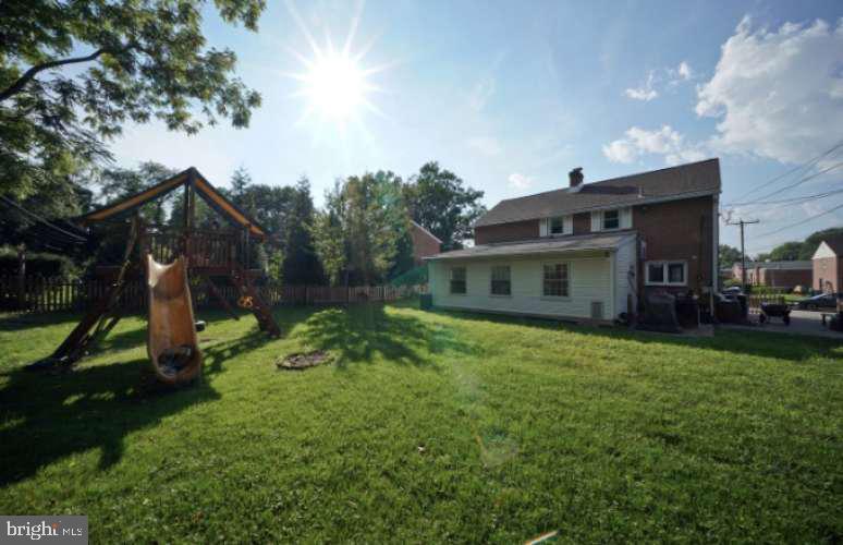 3034 Edmonds Road Lafayette Hill, PA 19444 - Photo 3 of 21 Gallery Image 3