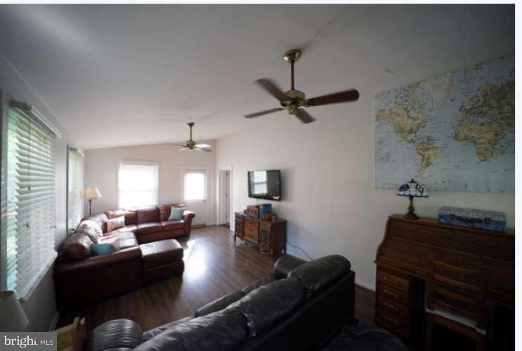 3034 Edmonds Road Lafayette Hill, PA 19444 - Photo 8 of 21 Gallery Image 8