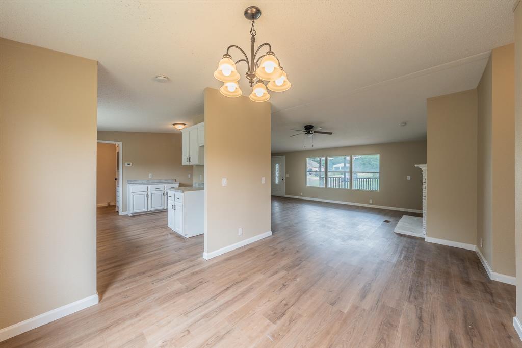 153 Clay Court Springtown, TX 76082 - Photo 12 of 38