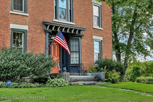 a view of a window in a room