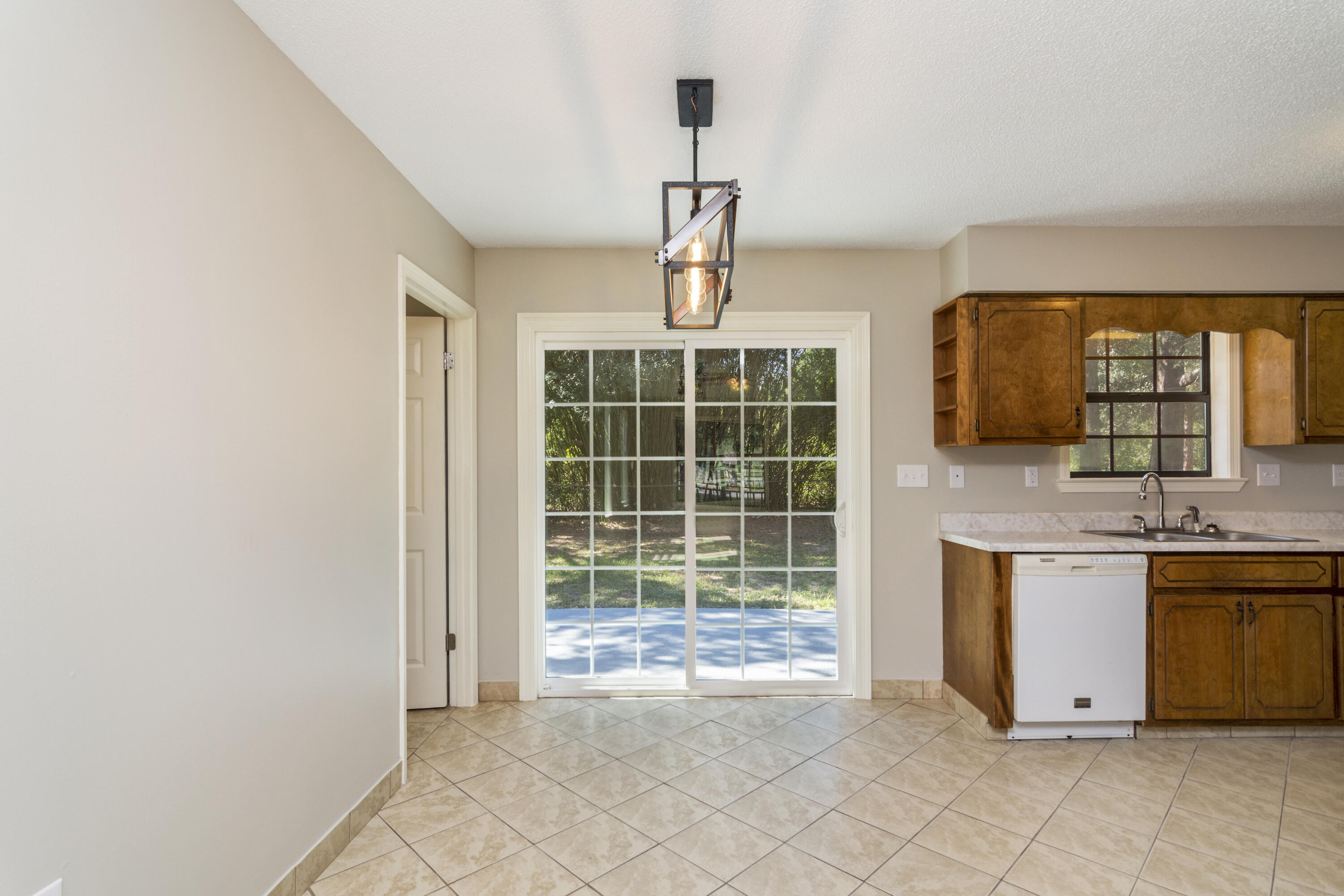 109 Cedar Point Road Crestview, FL 32539 - Photo 12 of 30 109 Cedar Point Rd-06