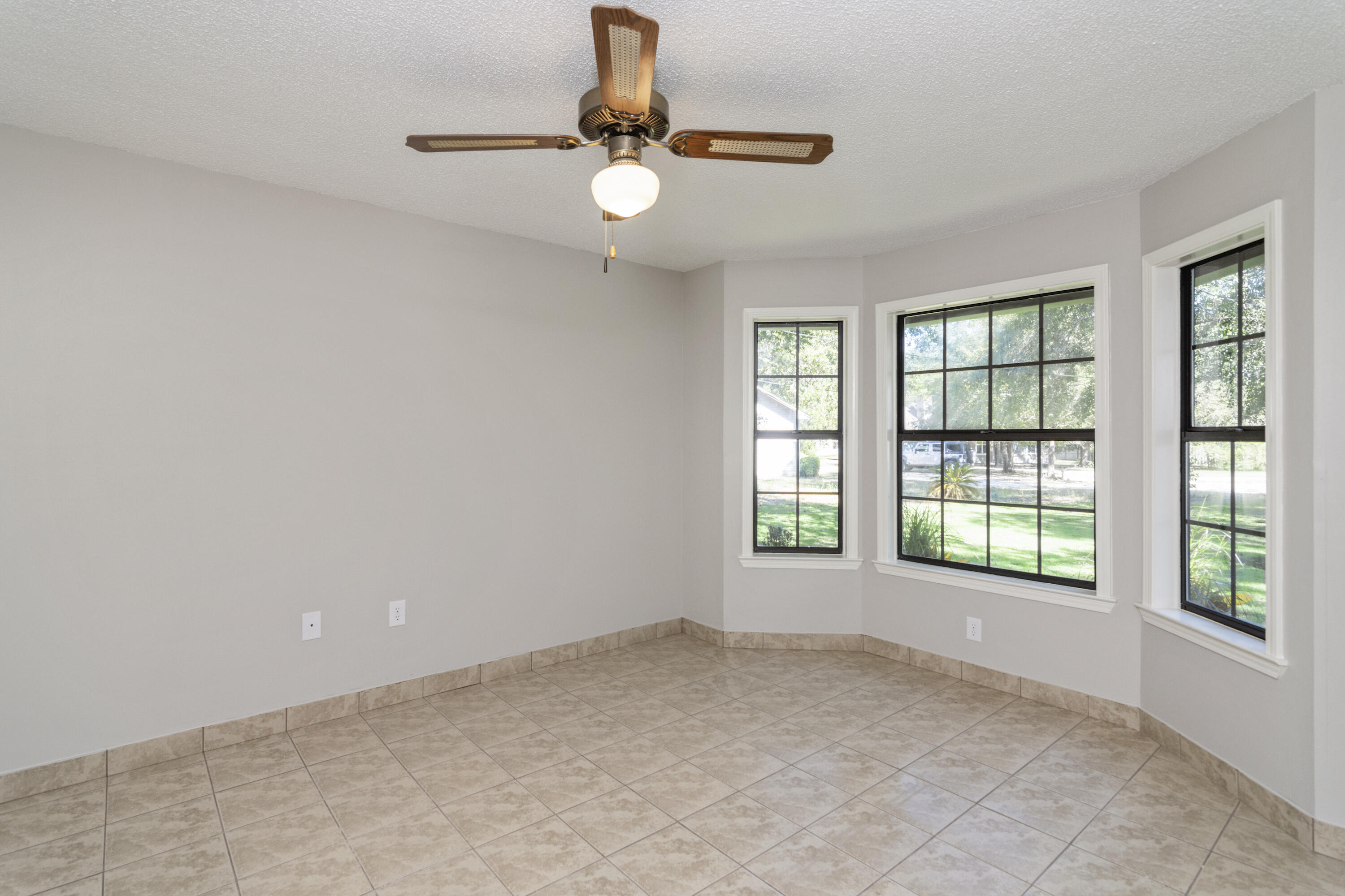 109 Cedar Point Road Crestview, FL 32539 - Photo 17 of 30 109 Cedar Point Rd-11