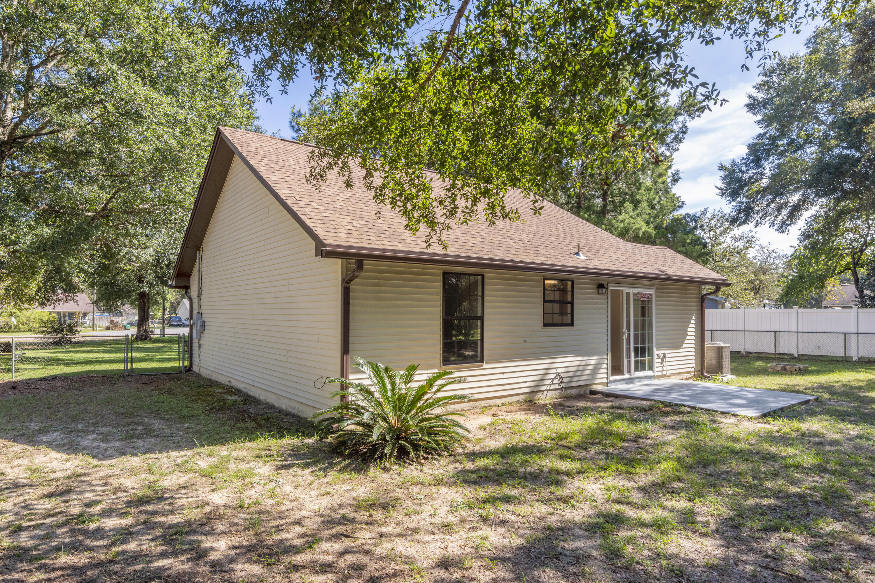 109 Cedar Point Road Crestview, FL 32539 - Photo 29 of 30 109 Cedar Point Rd-23