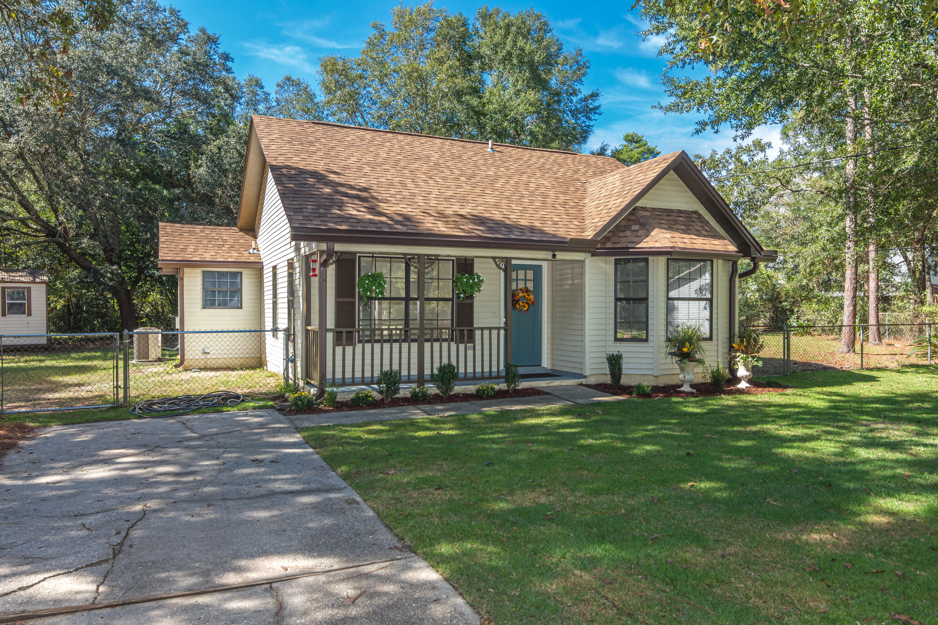 109 Cedar Point Road Crestview, FL 32539 - Photo 3 of 30 109 Cedar Point Rd Exterior-1