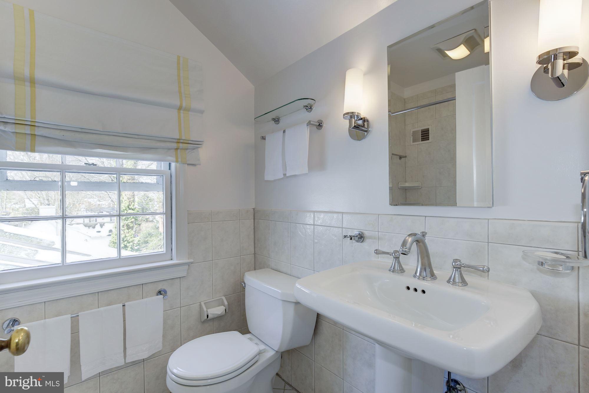 5904 Cobalt Road Bethesda, MD 20816 - Photo 21 of 30 Bath