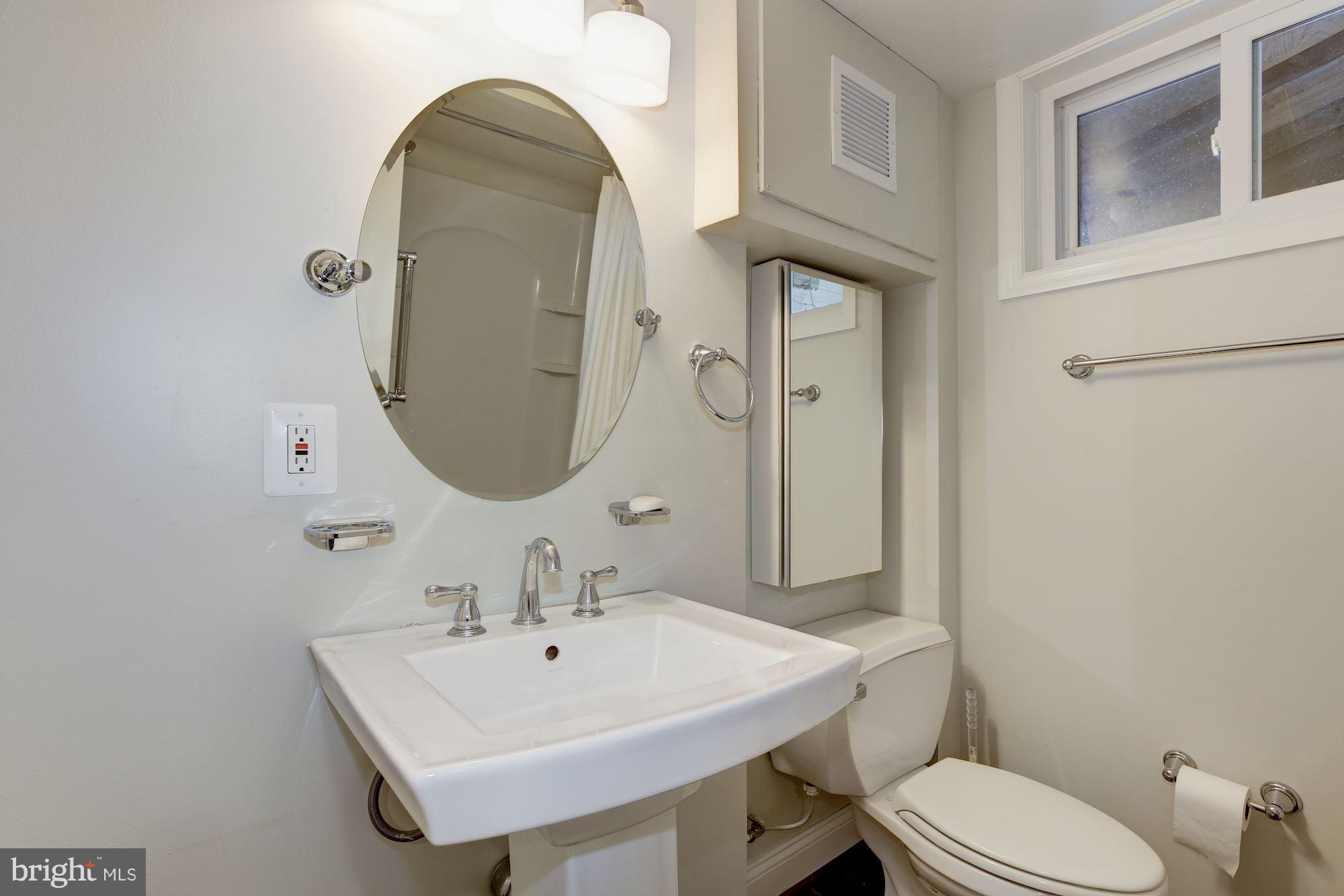 5904 Cobalt Road Bethesda, MD 20816 - Photo 28 of 30 Bath