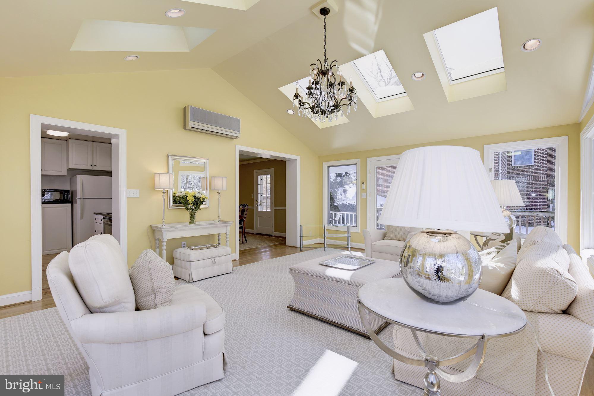 5904 Cobalt Road Bethesda, MD 20816 - Photo 10 of 30 Family Room