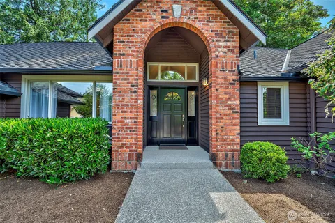$1,375,000 | 1832 231st Place Northeast, Sammamish, WA 98074
