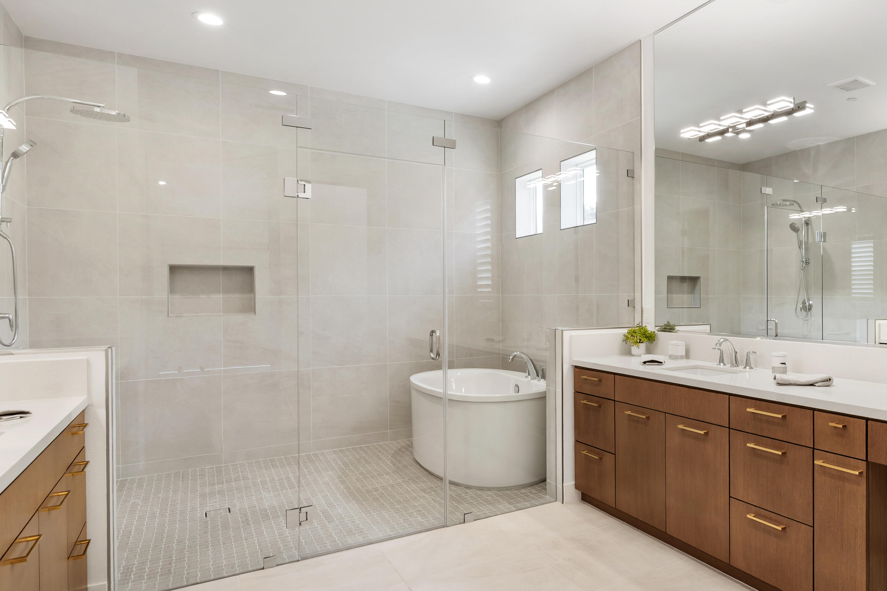 80404 Old Ranch Trail South La Quinta, CA 92253 - Photo 13 of 28 a bathroom with a double vanity sink mirror and bathtub