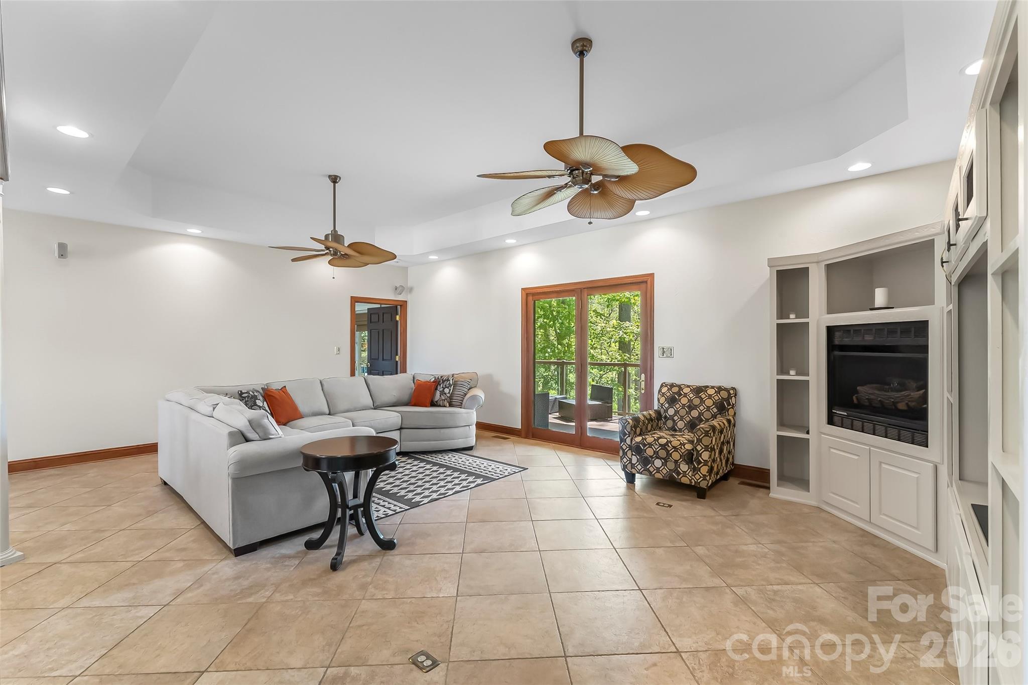 4639 Harbor View Terrace Morganton, NC 28655 - Photo 6 of 33 a living room with furniture