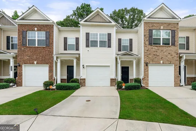 $2,100 | 3295 Estes Drive, South Fulton, GA 30349
