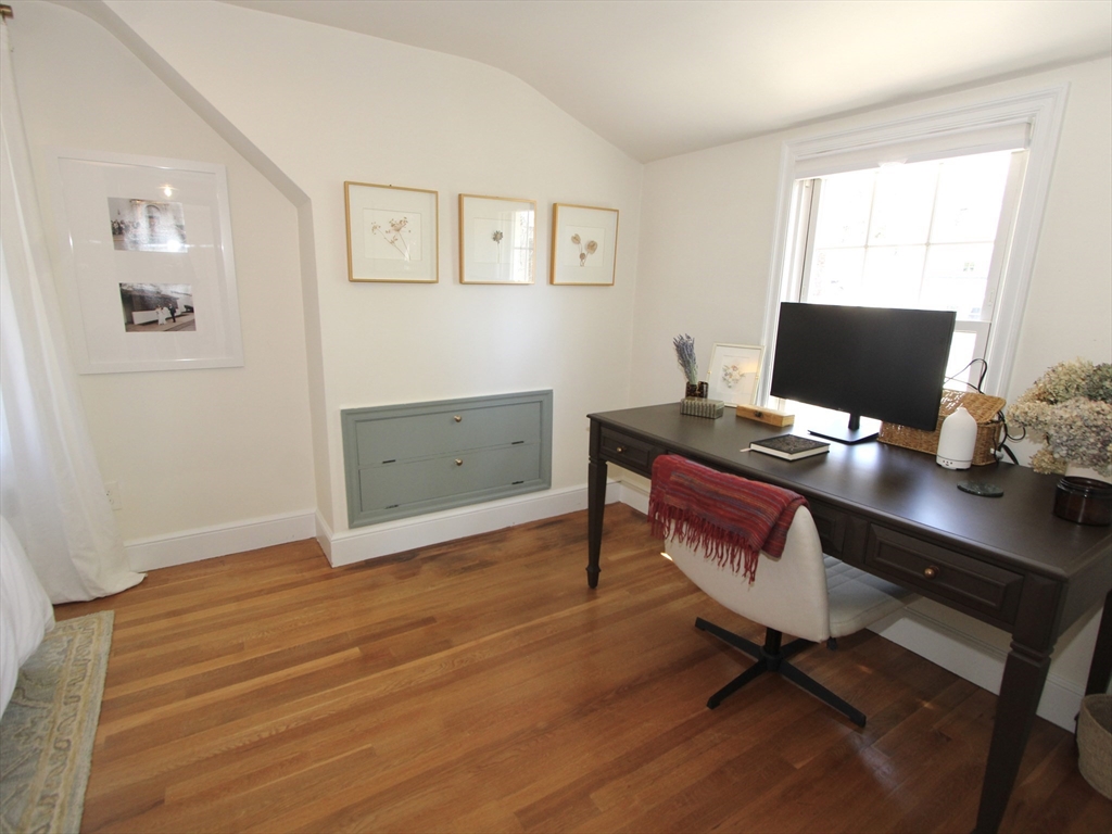 8 Birmingham Road Worcester, MA 01606 - Photo 11 of 18
