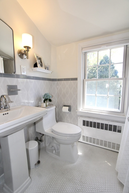 8 Birmingham Road Worcester, MA 01606 - Photo 13 of 18