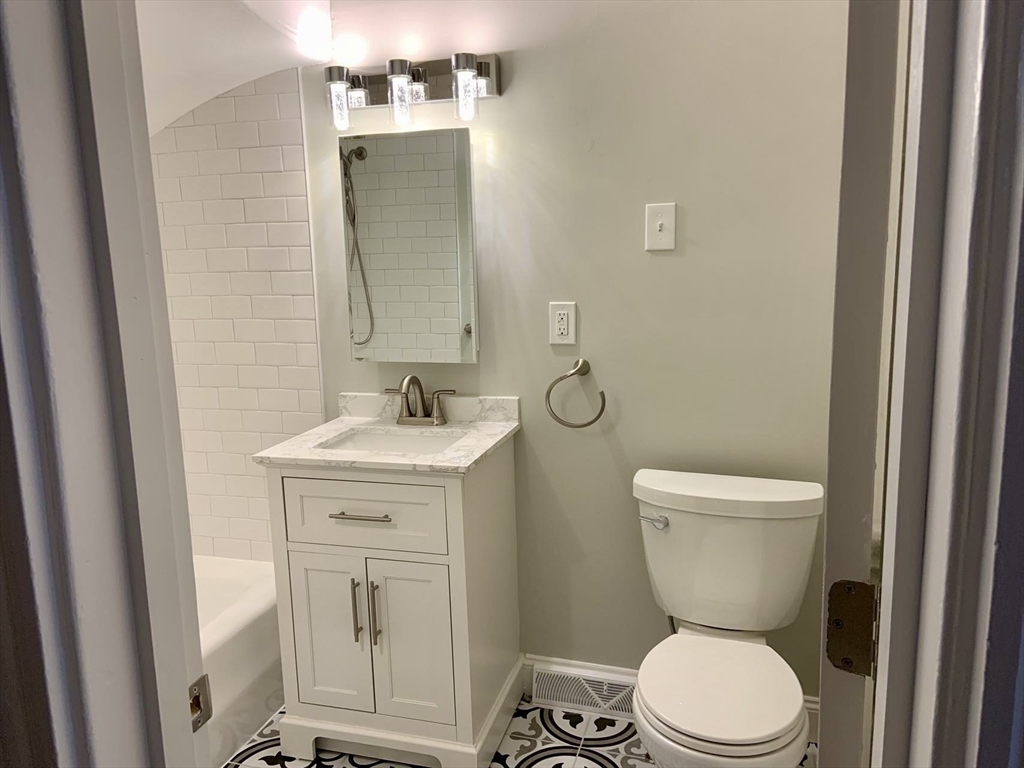 91 Walnut Street, Unit 1 Brookline, MA 02445 - Photo 3 of 12