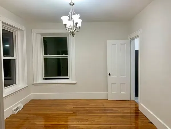 $3,400 | 91 Walnut Street, Unit 1, Brookline, MA 02445