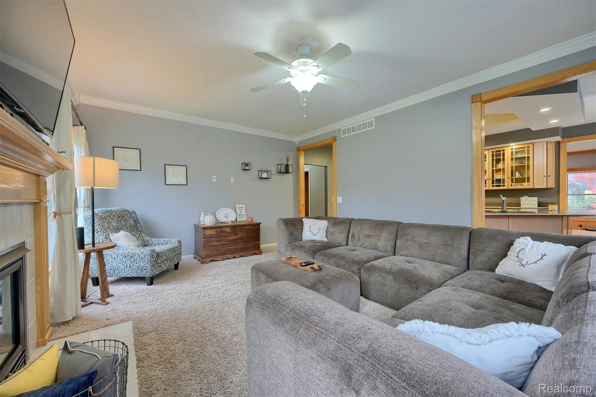 6460 Orion Road Rochester, MI 48306 - Photo 15 of 33 15-Family-Room-2nd-View.jpg
