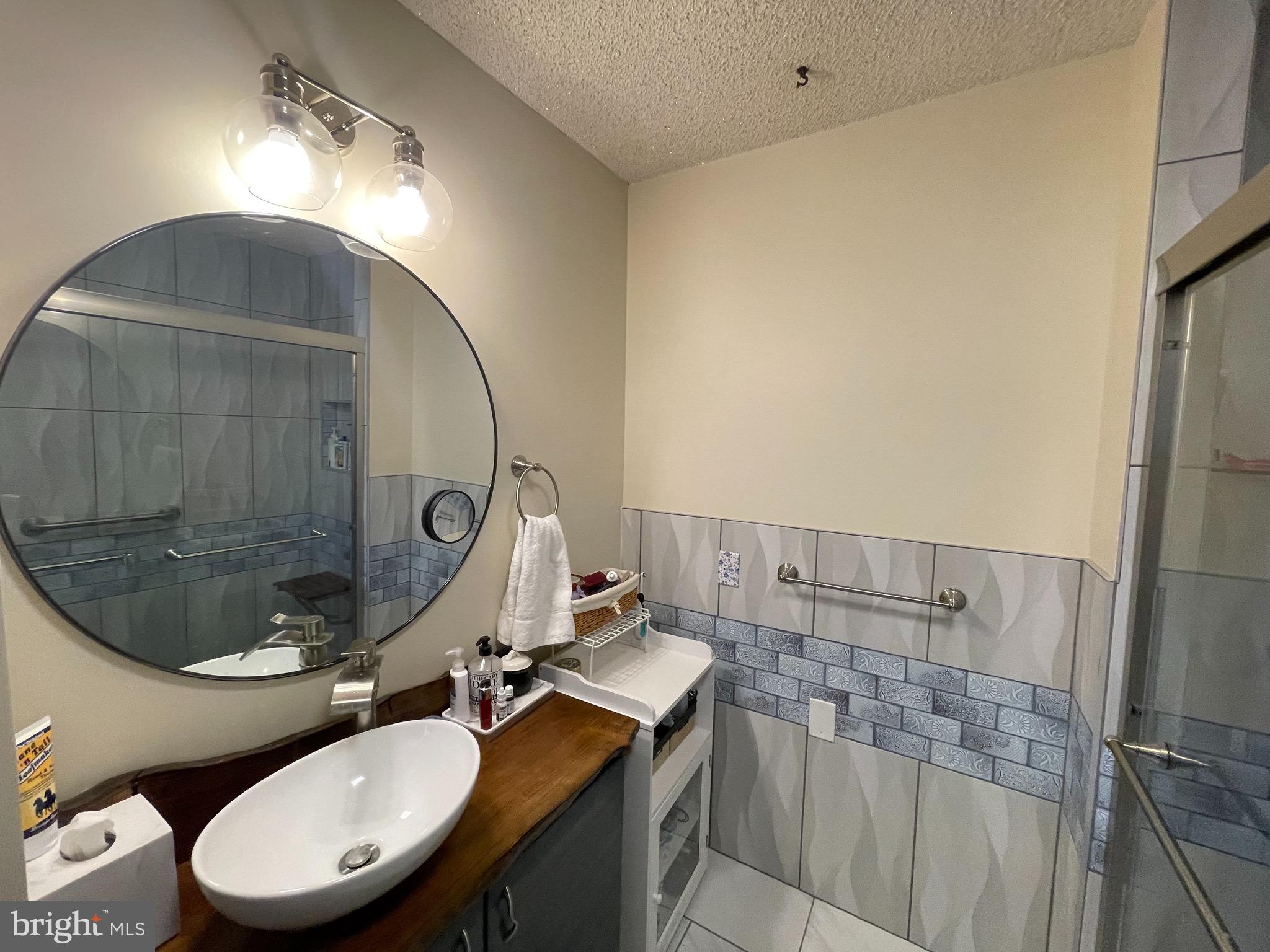 1935 Highpoint Road Coopersburg, PA 18036 - Photo 17 of 72 master bath