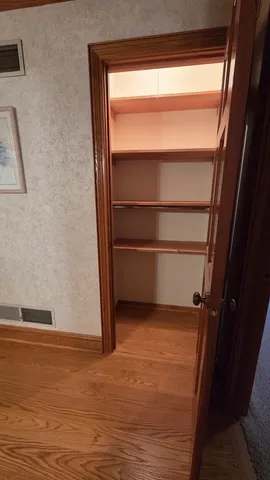 $359,900 | 2502 Van Drunen Lane, Crete, IL 60417