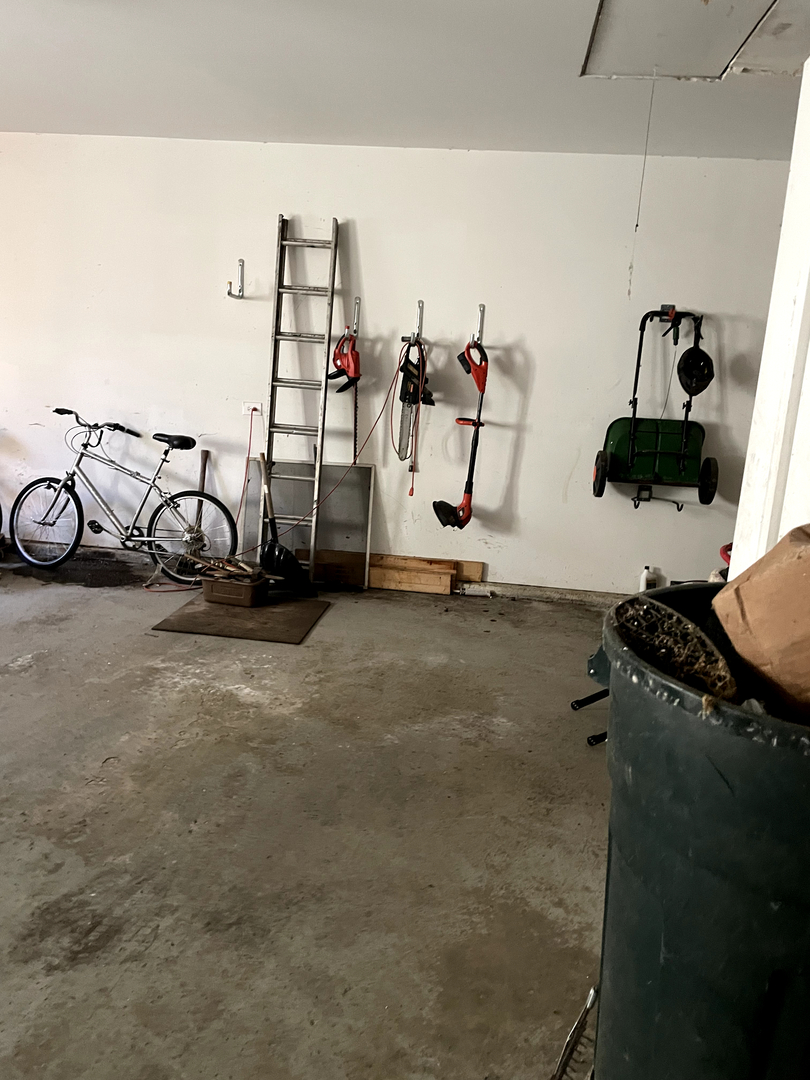 2502 Van Drunen Lane Crete, IL 60417 - Photo 58 of 58 a view of a room with gym equipment