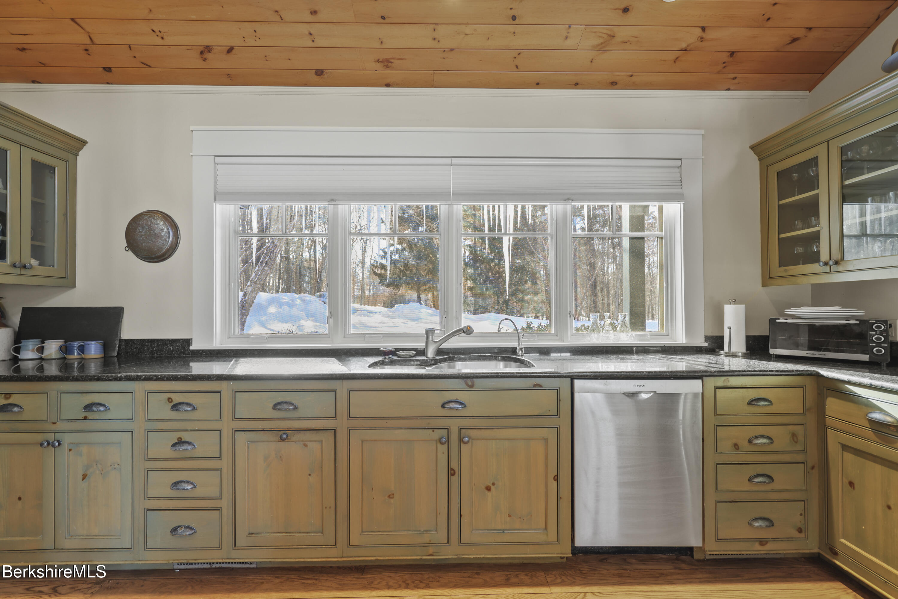 201 Stratford Road New Marlborough, MA 01259 - Photo 22 of 77 110 Kitchen