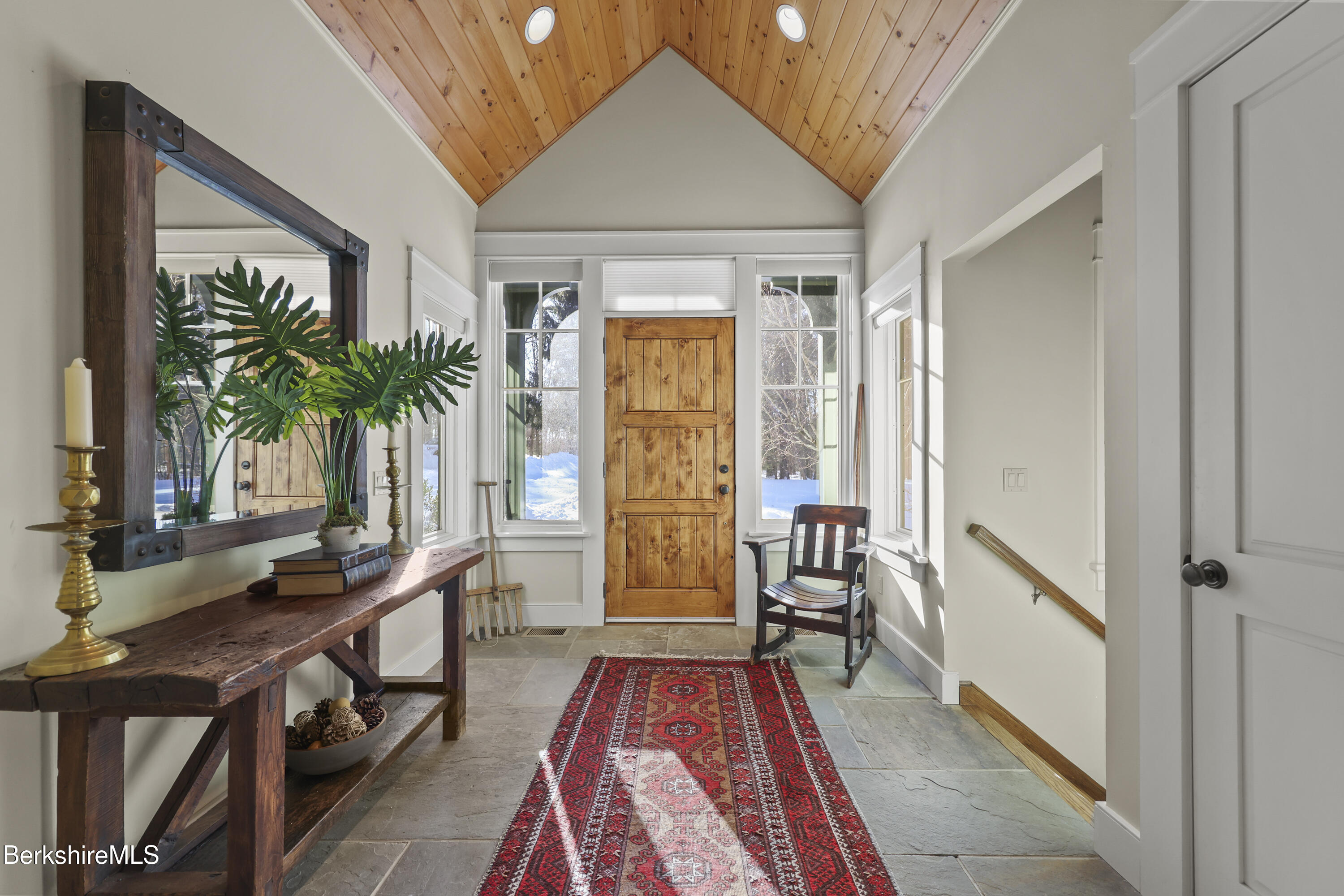 201 Stratford Road New Marlborough, MA 01259 - Photo 4 of 77 20 Foyer