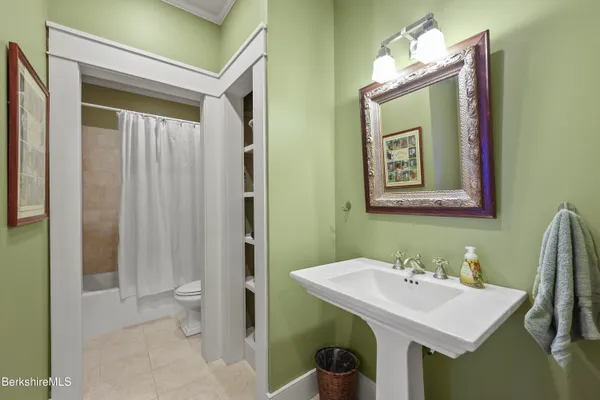 $2,850,000 | 201 Stratford Road, New Marlborough, MA 01259