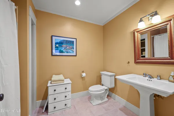 $2,850,000 | 201 Stratford Road, New Marlborough, MA 01259