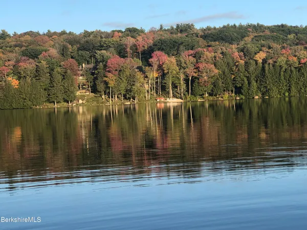 $2,850,000 | 201 Stratford Road, New Marlborough, MA 01259