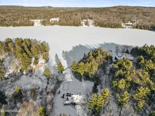 $2,850,000 | 201 Stratford Road, New Marlborough, MA 01259