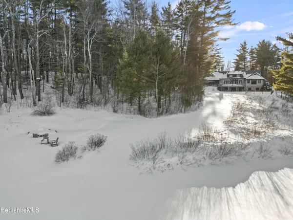 $2,850,000 | 201 Stratford Road, New Marlborough, MA 01259