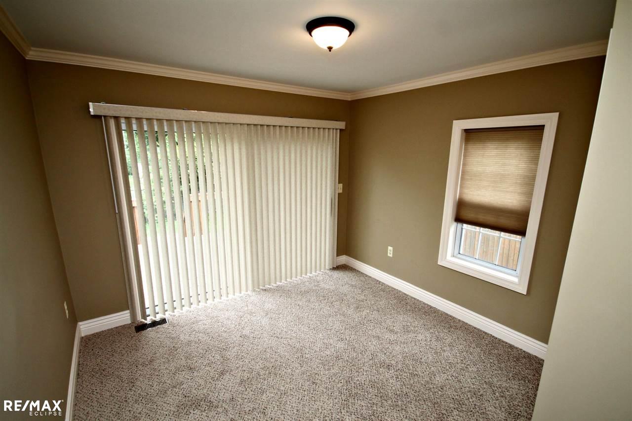2030 Grace Rochester, MI 48309 - Photo 20 of 31 31261141-19.JPG