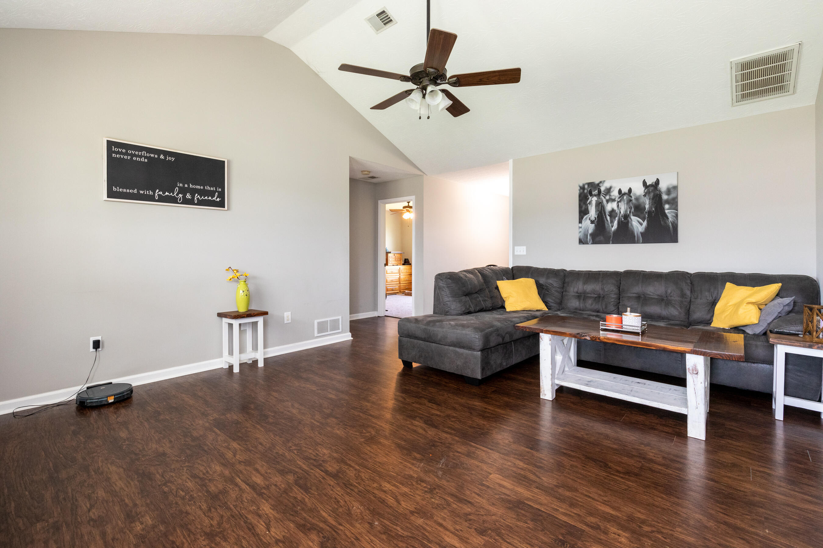 192 Fairground Road Stanford, KY 40484 - Photo 9 of 49 Living room