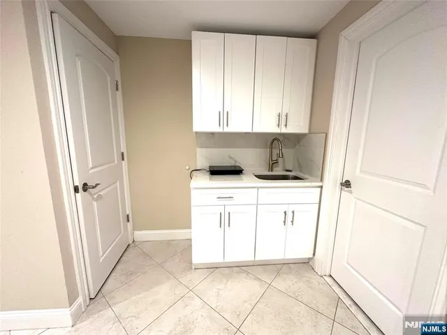 $1,500 | 74 East Edsall Boulevard, Palisades Park, NJ 07650