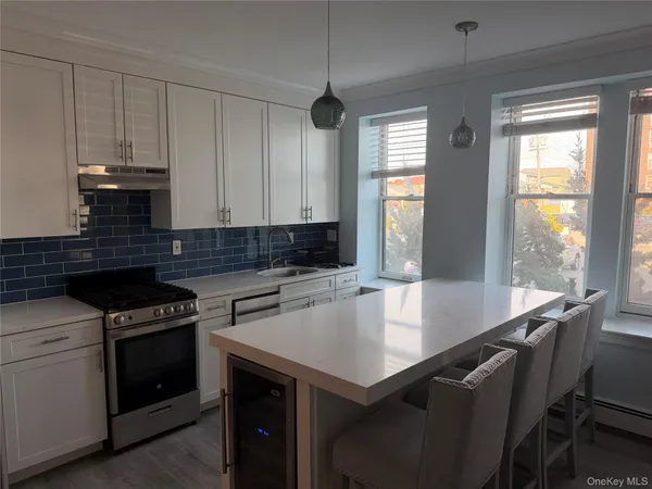 $3,200 | 25 West Broadway, Unit 104, Long Beach, NY 11561