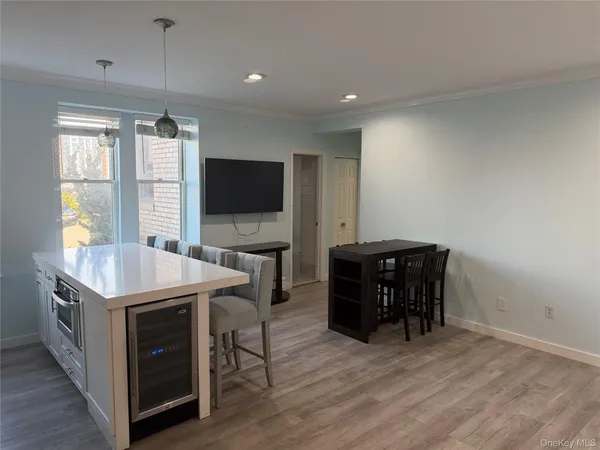 $3,200 | 25 West Broadway, Unit 104, Long Beach, NY 11561